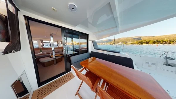 Lagoon 42 - Boatscribe.com