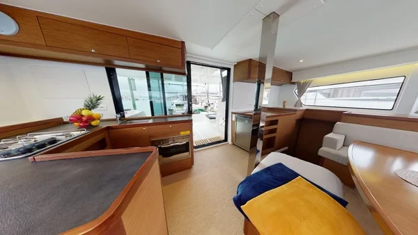 Lagoon 42 - Boatscribe.com