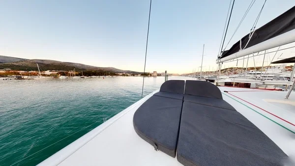 Lagoon 42 - Boatscribe.com