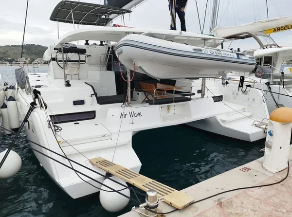 Lagoon 42 - Boatscribe.com