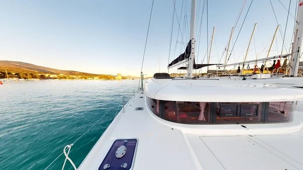 Lagoon 42 - Boatscribe.com