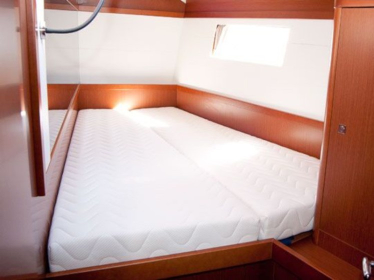 Oceanis 48 - Boatscribe.com