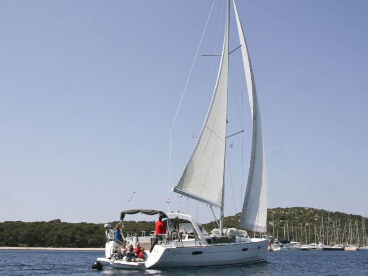 Oceanis 45 - Boatscribe.com