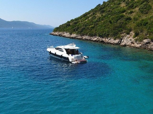 Alena 52 - Boatscribe.com