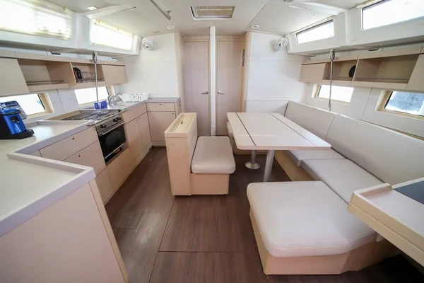 Oceanis 46.1 - Boatscribe.com