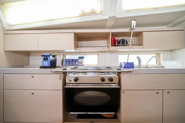 Oceanis 46.1 - Boatscribe.com