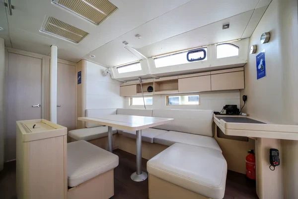 Oceanis 46.1 - Boatscribe.com