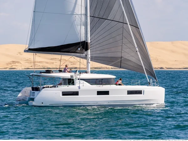 Lagoon 46 - Boatscribe.com