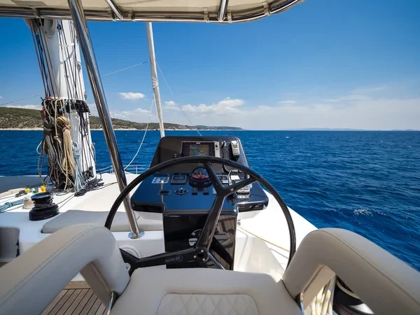 Sunreef 50 - Boatscribe.com