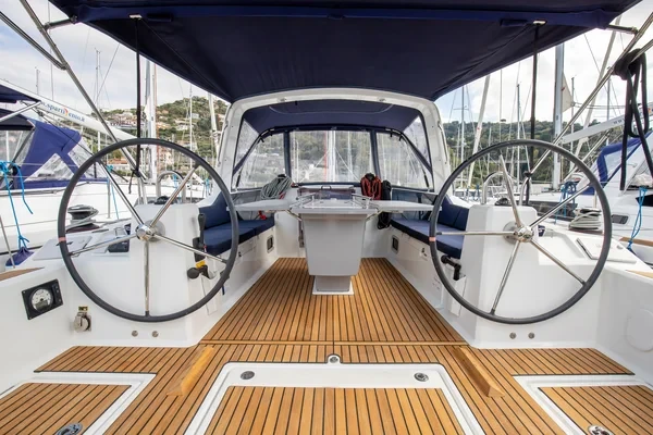 Oceanis 41.1 - Boatscribe.com