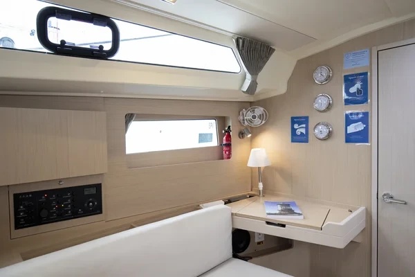 Oceanis 41.1 - Boatscribe.com