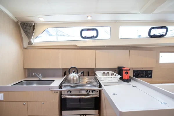Oceanis 41.1 - Boatscribe.com