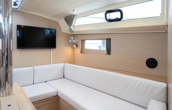 Oceanis 41.1 - Boatscribe.com