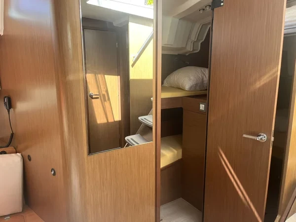 Oceanis 46.1 - Boatscribe.com