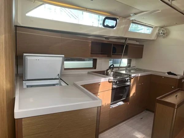 Oceanis 46.1 - Boatscribe.com