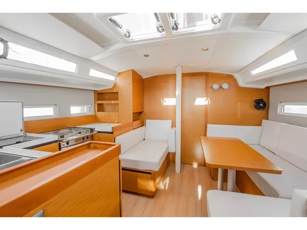 Sun Odyssey 410 - Boatscribe.com