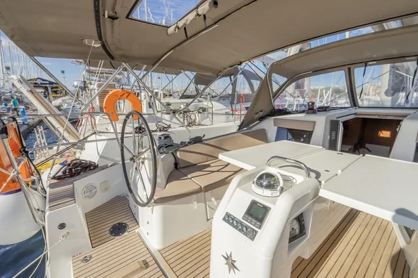 Sun Odyssey 410 - Boatscribe.com