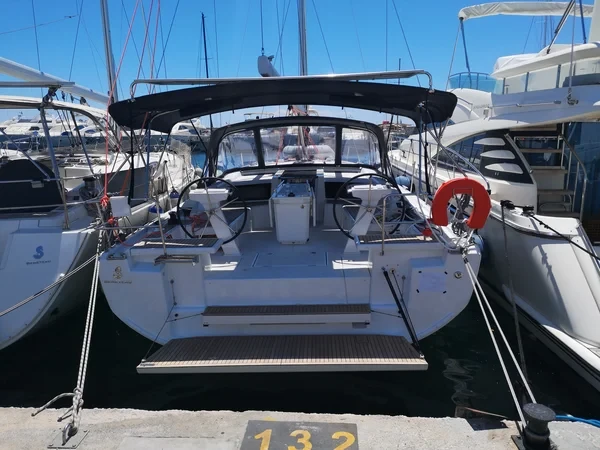 Oceanis 46.1 - Boatscribe.com