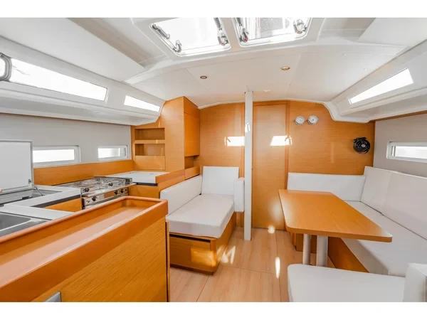 Sun Odyssey 410 - Boatscribe.com