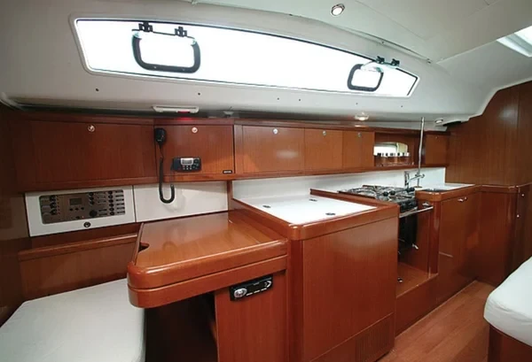 Oceanis 40 - Boatscribe.com