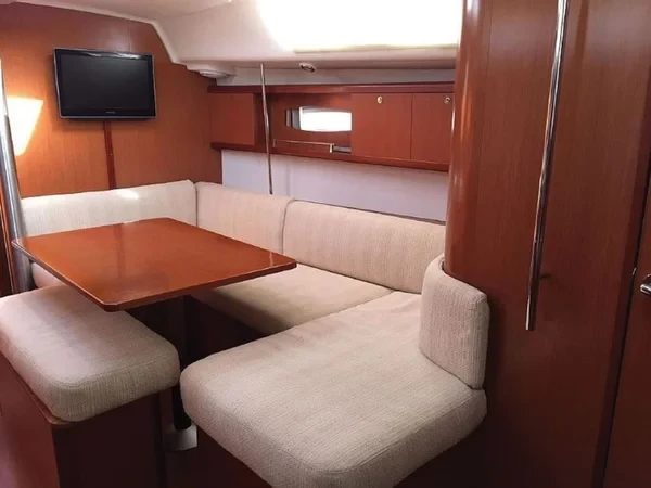 Oceanis 40 - Boatscribe.com