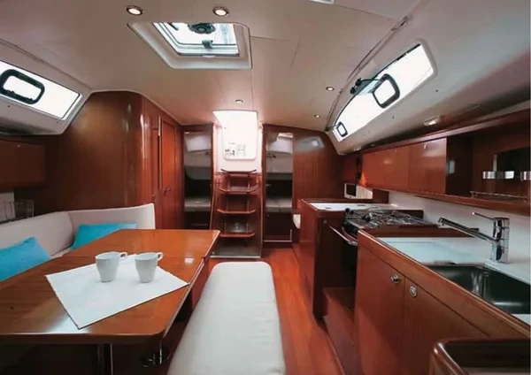 Oceanis 40 - Boatscribe.com
