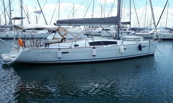 Oceanis 40 - Boatscribe.com
