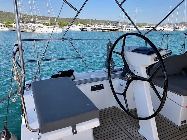 Oceanis 51.1 - Boatscribe.com