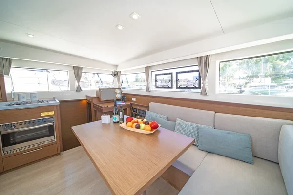 Lagoon 40 - Boatscribe.com