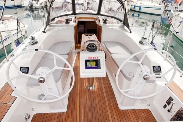 Bavaria Cruiser 34 Style - Boatscribe.com