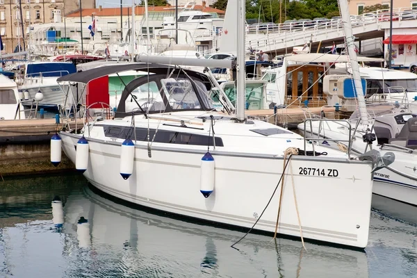 Bavaria Cruiser 34 Style - Boatscribe.com