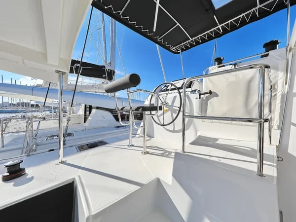 Lagoon 42 - Boatscribe.com