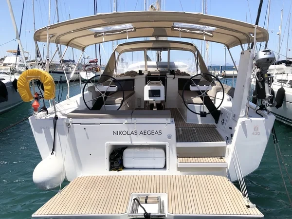 Dufour 430 Grand Large - Boatscribe.com