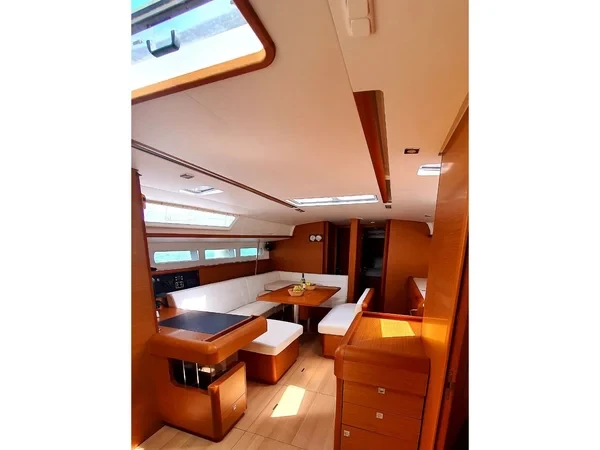 Sun Odyssey 519 - Boatscribe.com