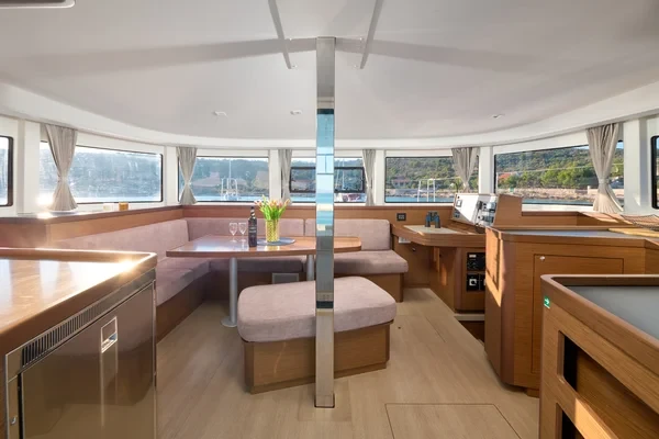 Lagoon 42 - Boatscribe.com
