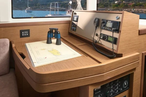 Lagoon 42 - Boatscribe.com