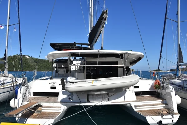 Lagoon 42 - Boatscribe.com