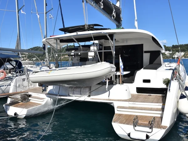 Lagoon 42 - Boatscribe.com