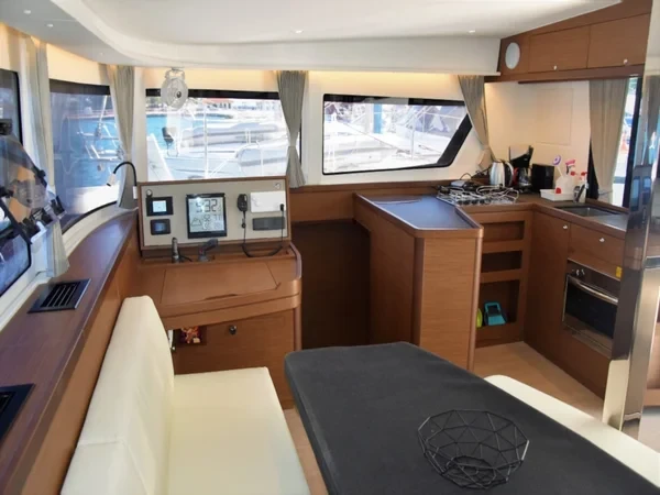 Lagoon 42 - Boatscribe.com