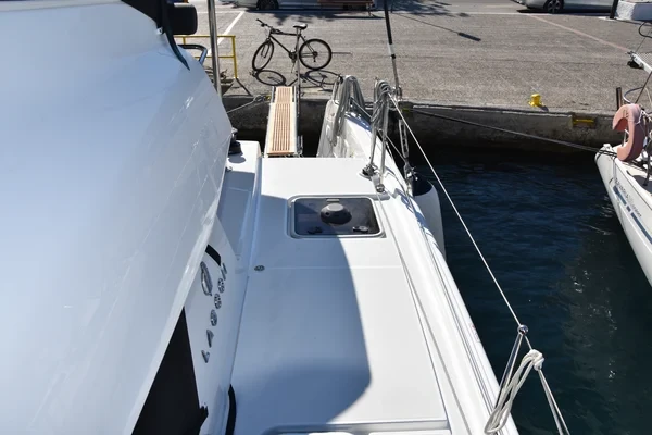 Lagoon 42 - Boatscribe.com