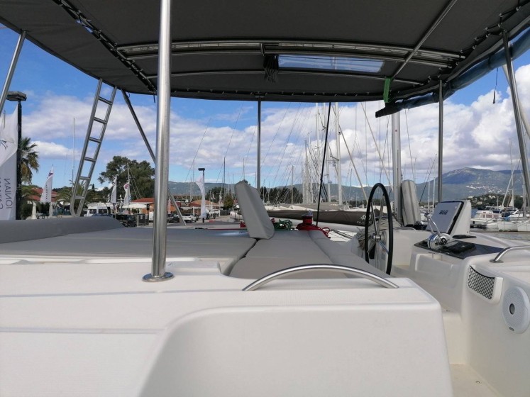 Lagoon 46 - Boatscribe.com
