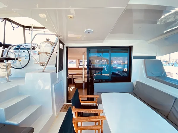 Lagoon 42 - Boatscribe.com