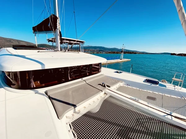 Lagoon 42 - Boatscribe.com