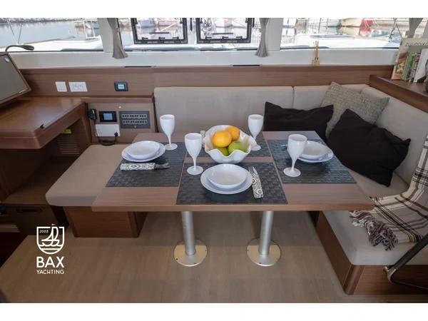 Lagoon 40 - Boatscribe.com