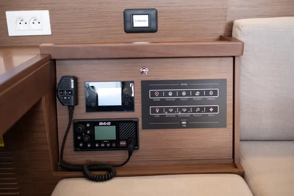 Lagoon 40 - Boatscribe.com