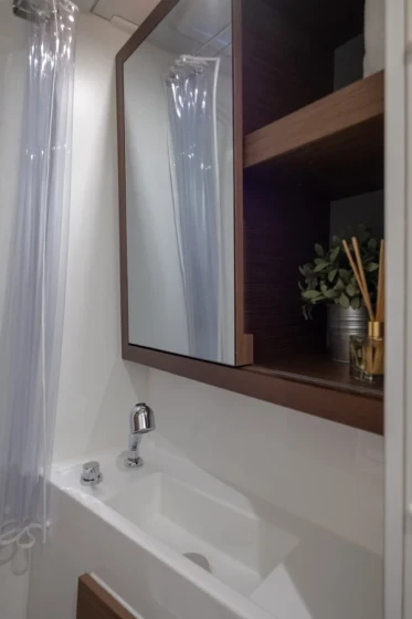 Lagoon 40 - Boatscribe.com