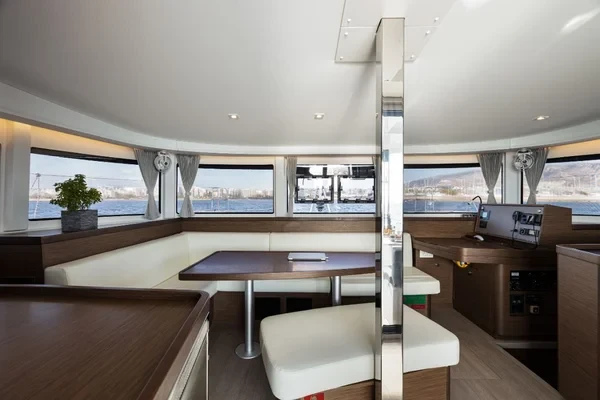 Lagoon 42 - Boatscribe.com