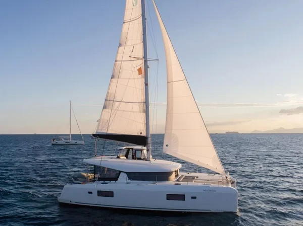 Lagoon 42 - Boatscribe.com