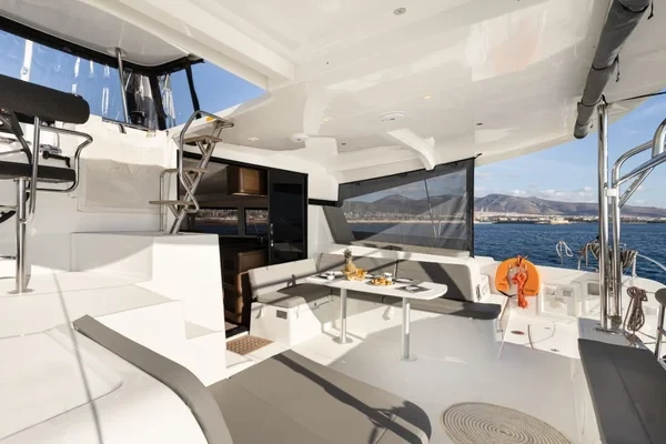 Lagoon 42 - Boatscribe.com