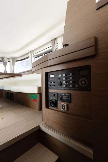 Lagoon 42 - Boatscribe.com